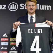 Matthijs de Ligt se pridružio i nosio dres Juventusa broj 4